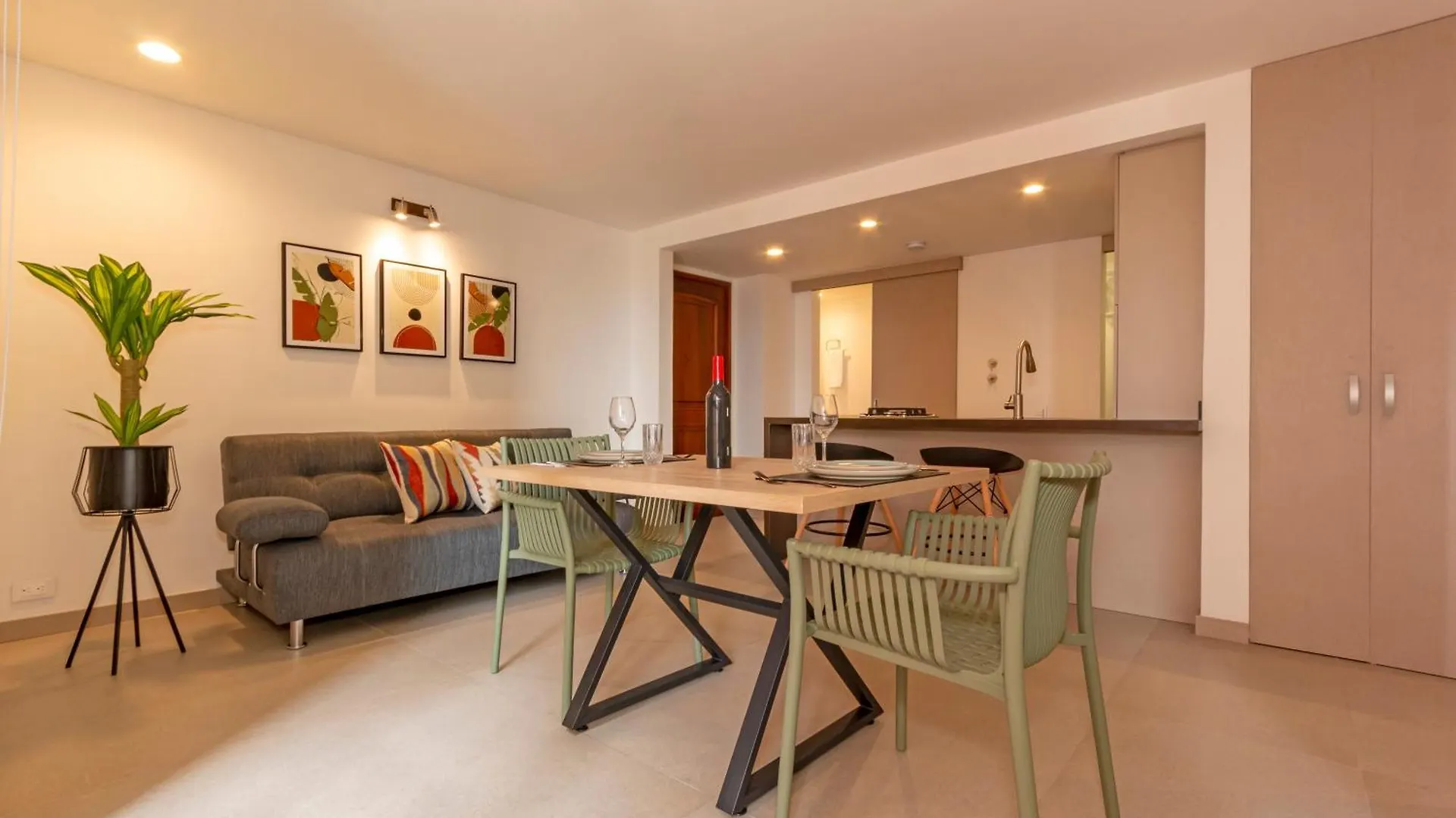 Edificio Casa Roma By Host Medellin Apartment